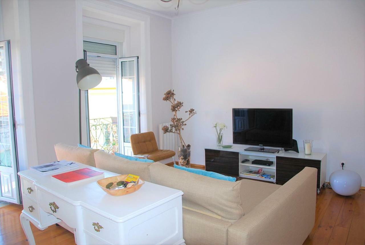 Sunny, And Comfy Ap. In Av. Da Liberdade Lisboa
