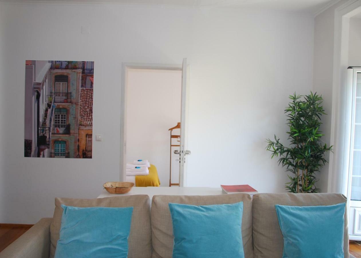 Sunny, And Comfy Ap. In Av. Da Liberdade Lisboa
