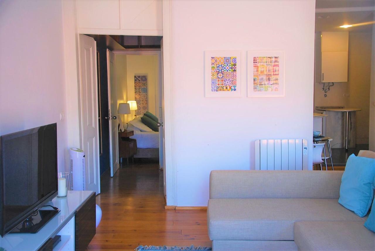Sunny, And Comfy Ap. In Av. Da Liberdade