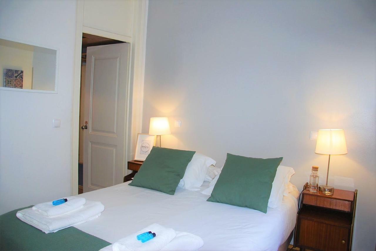 Sunny, And Comfy Ap. In Av. Da Liberdade * Lisboa