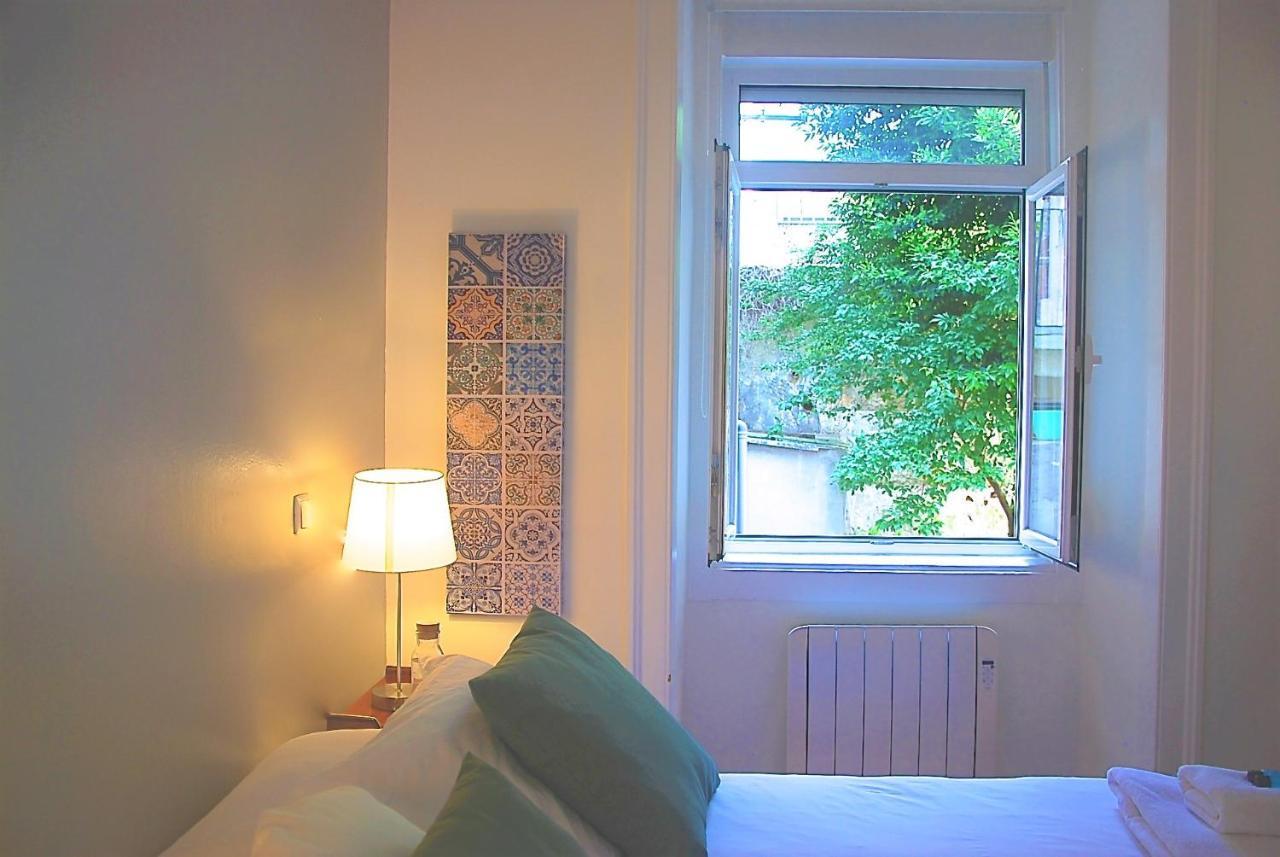 Sunny, And Comfy Ap. In Av. Da Liberdade Lisboa
